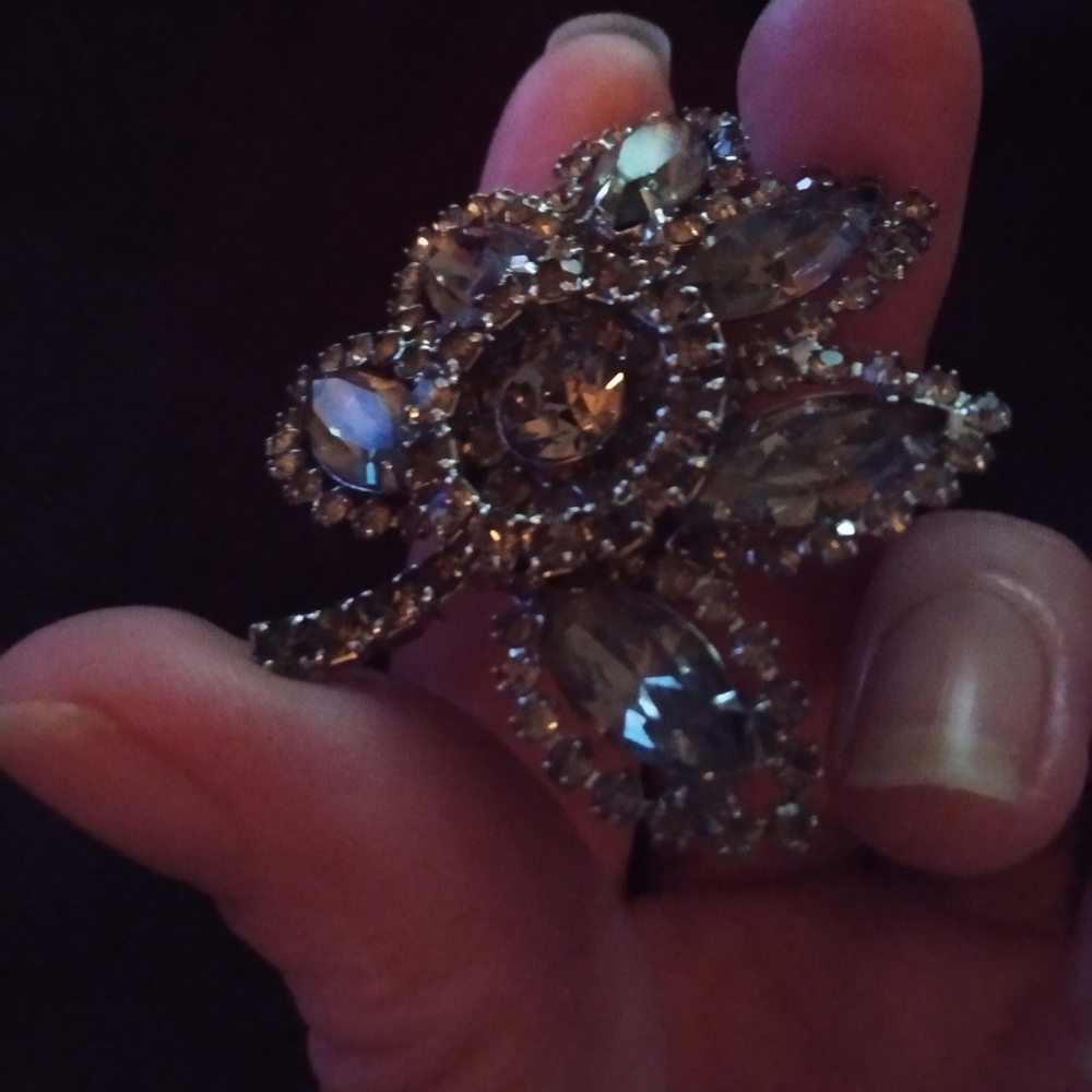 Classic Signed Weiss Smokey Rhinestone Flower Brooch
